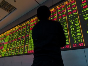 郑眼看盘：权重股补跌有限 不宜跟风杀跌