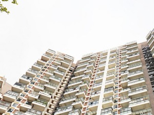 建筑工地扬尘污染环境  昆明市人大常委会“质询”当地住建局