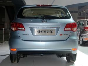 北京汽车2017年净利润预计下滑65% 顺义工厂作价58亿元欲转让给北京奔驰