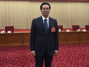 全国人大代表、四川大学校长助理徐玖平：四川要把承接重大产业转移作为扩大开放合作的突破口