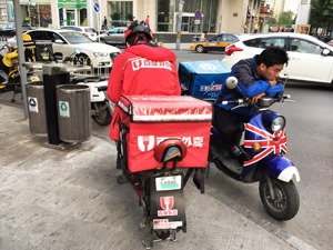 广州加强监测“网红”食品  无实体店不得送外卖