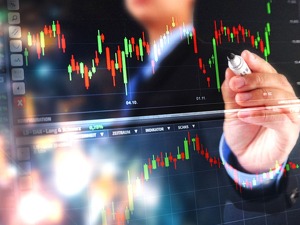 郑眼看盘：横盘震荡 权重股暂且占优