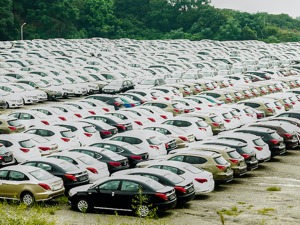 报废车"重生"的零部件：流入"黑市" 真假难辨
