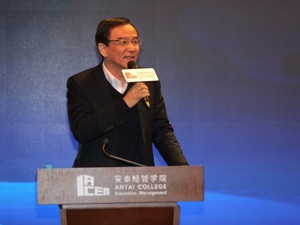 上影集团董事长任仲伦：要研究好莱坞大片 我们不可能让它长驱直入