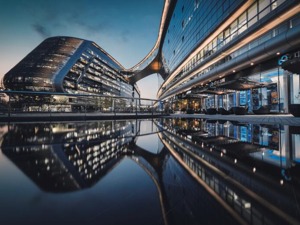 看空楼市，潘石屹劝年轻人别买房，结果他自己的公司尴尬了…