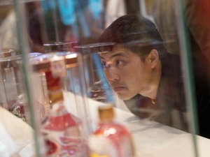低端白酒调整AB面：舍得舍弃数百品种 有厂商提价欲破“天花板”