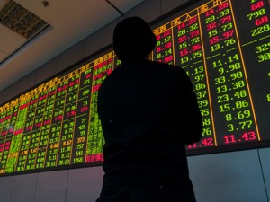 郑眼看盘：消息多发时段 注意个股风险