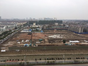 实地探访中海南京高价地块：现场已打围施工  楼面价较周边新房低近万元