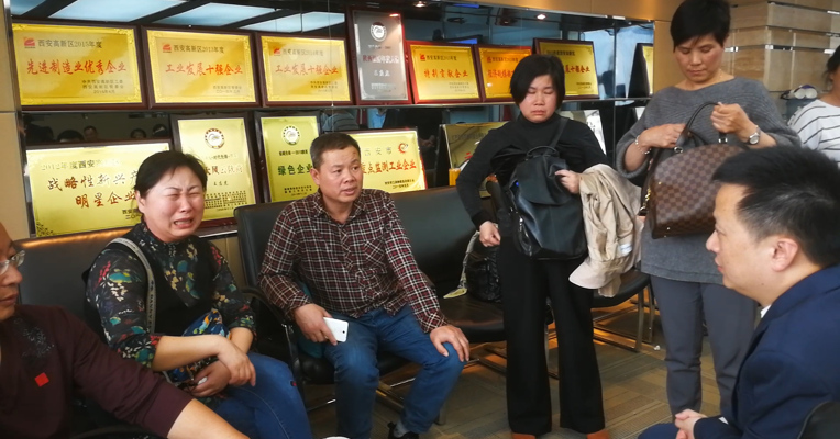 视频丨*ST华泽停牌两年复牌后连续跌停 投资者股东大会上哭诉损失惨重