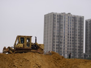 杭州摇号后首场土拍：三宗宅地平均溢价超40% 一季度土地成交额继续领跑全国