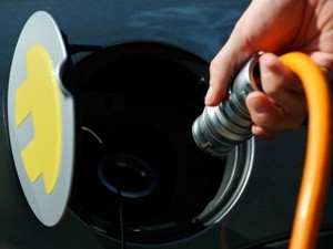德国财政部长呼吁汽车制造商大力投资电动汽车