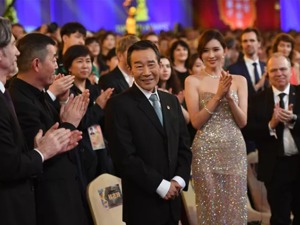北影节闭幕│奖有归属电影无界 全场起立为演员的榜样李雪健鼓掌