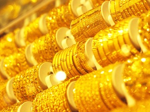 黄金股午后走低 机构：金价慢牛可期