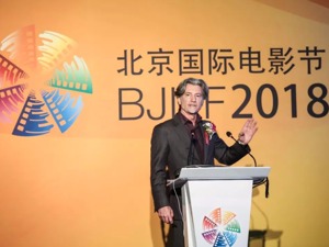 联合执导电影《三生三世》失败后，这位奥斯卡获奖者的下一站在哪里？
