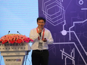 大疆“孵化者”李泽湘：做机器人、做硬件比做软件、商业模式艰难十倍