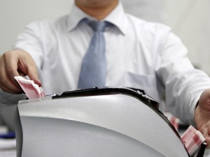 现金贷“变形记”：假回租真放贷