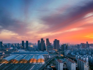 新城开发“跑”得比高铁快  房企转型期谨防造“空城”