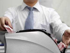 国企工资改革新政：工资总额将与企业效益挂钩 调整不合理过高收入