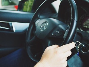 “失控奔驰车”检测结果出炉 车辆不存在失控情况