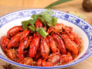 业绩向好叠加世界杯催化 食品饮料板块一马当先