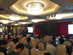 回放丨你的消费降级了吗？且听权威专家消费降级or升级之辩！