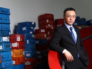 要做娱乐行业“无法绕过的河流” 书生、记者、企业家的王老板才不是没有故事的男同学