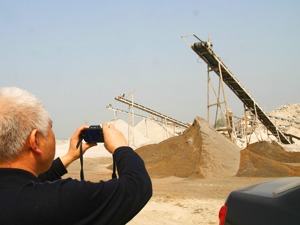 通过边督边改解决一批群众身边的生态环境问题  中央环保督察“回头看”已问责630人