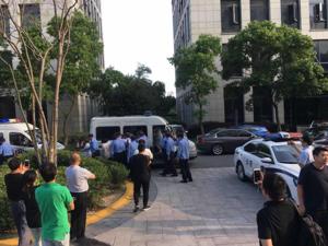 联璧科技遭立案调查：经侦介入  多名员工和多箱东西被警方带走
