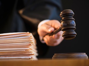郑州铁路局两前员工创办蓝信科技 股权被代持7年险作他人嫁衣