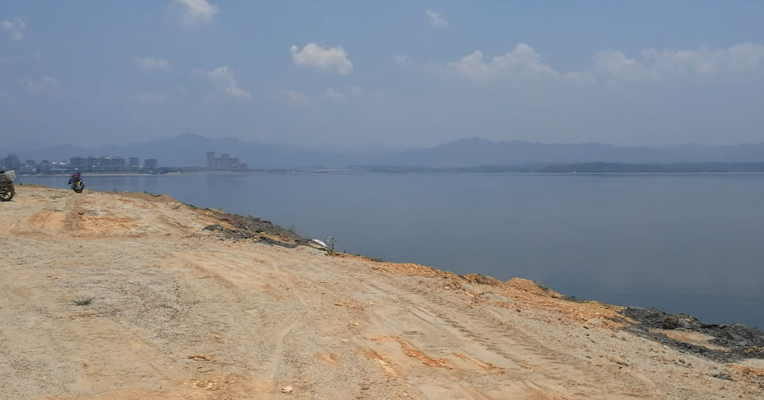 视频丨江西最大的人工湖遭填埋上千亩  地方政府“默许”建渣倾倒湖区