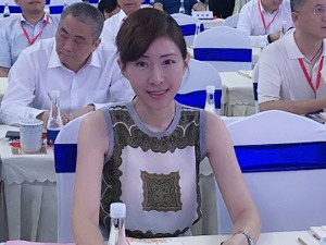 专访│李霞：从音乐主持人转向电影制作人，教育成为最终归宿