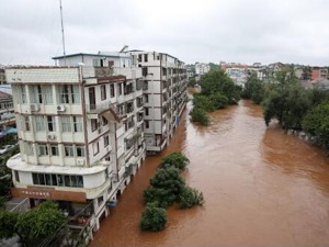 四川暴雨影响旅游业 乐山大佛、峨眉山景区暂停部分业务