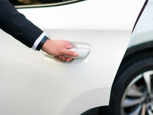 五折认购五龙电动车 神州租车入主意欲何为？