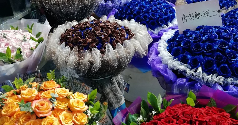 视频丨喜欢鲜花的你，见过夜晚9点钟这么热闹的花卉市场么？