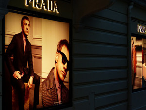 共享单车频频倒闭，但共享Gucci、Prada的生意竟火到缺货？