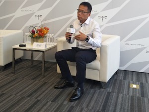 前途首款量产车K50高价上市  陆群：20亿元资金很充裕