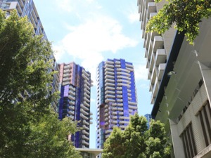 在线短租房越来越流行，平台显示“十几米”，实际需找半小时