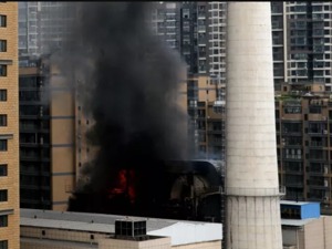 【粉巷财经】大火之后，他们的12个小时……