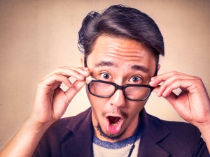 中弘股份跌停后一度翻红，昨夜称与加多宝协议合法合规，真实有效