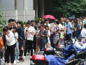 3个月，从万人抢房到市场遇冷！这两座二线城市楼市变天了