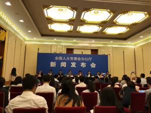 为何个税起征点定为每月5000元？财政部副部长：已覆盖城镇居民人均基本消费支出