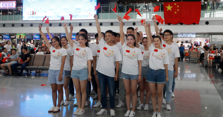 视频丨纪念抗战胜利73周年，成都机场上演了一段“快闪”