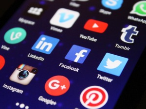 遭近半年轻用户抛弃，Facebook真的“非死不可”了？