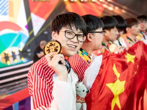 电竞选手沉浮录：千万VS千元 电竞选手命运冰火两重天
