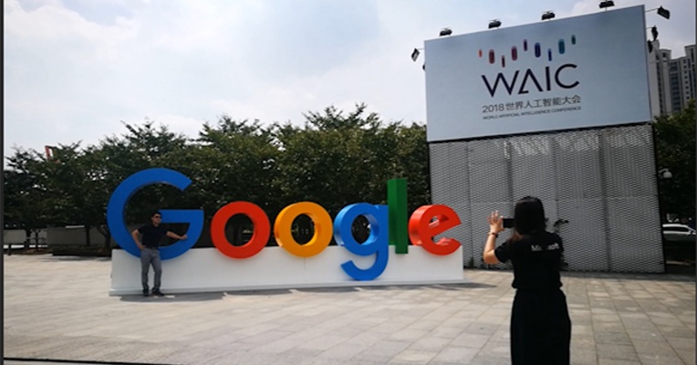 视频丨“不用出国！在上海的Google AI互动体验区，涂鸦、跳舞、弹钢琴！”
