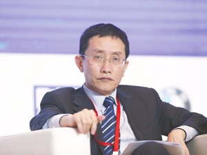 倪鹏飞：一个边陲小镇到全球领先的中心城市 深圳发展的八个字概况