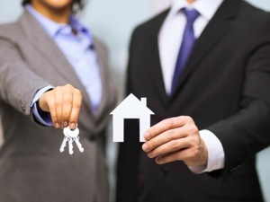 中原地产降薪改革 中介行业收缩“过冬”