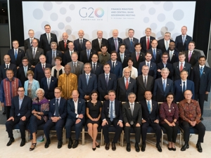 易纲出席二十国集团财长和央行行长会议