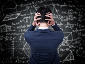 这落差太大：以往新财富分析师年薪百万，现在招个首席只给月薪9000？