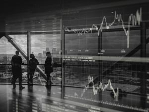 不恋战 机构的疯狂举动到底说明了啥？